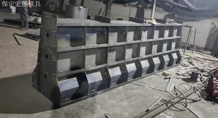 道路隔离墩模具