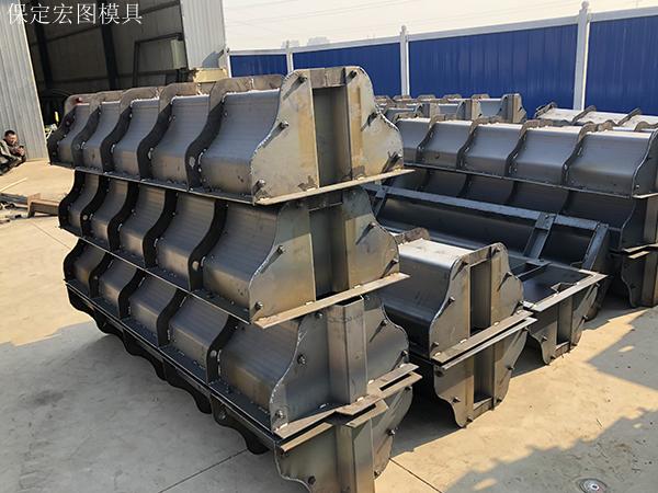 隔离墩模具定做厂家